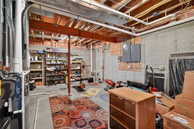 1002 SE 78th Street, Runnells, IA 50237