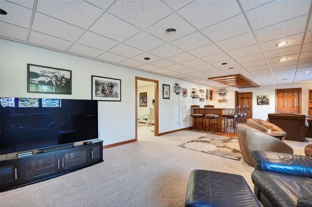 1002 SE 78th Street, Runnells, IA 50237