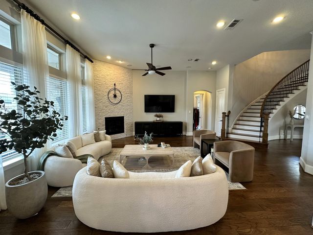 1804 Anna Way, Friendswood, TX 77546