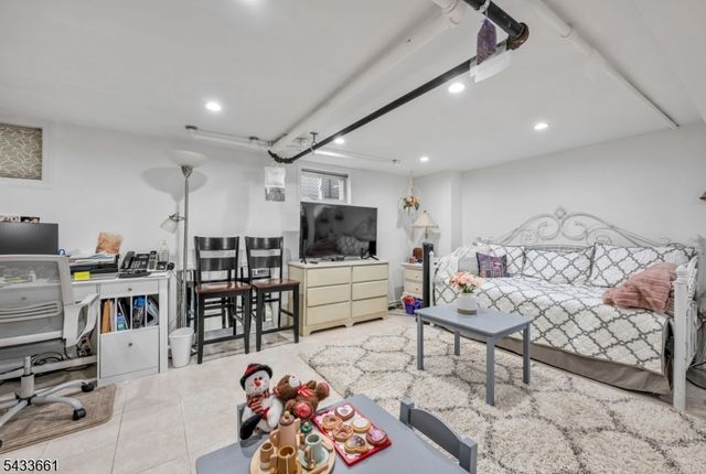 50 Chestnut St, Belleville Twp., NJ 07109