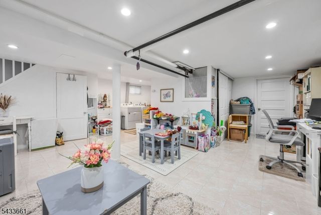 50 Chestnut St, Belleville Twp., NJ 07109
