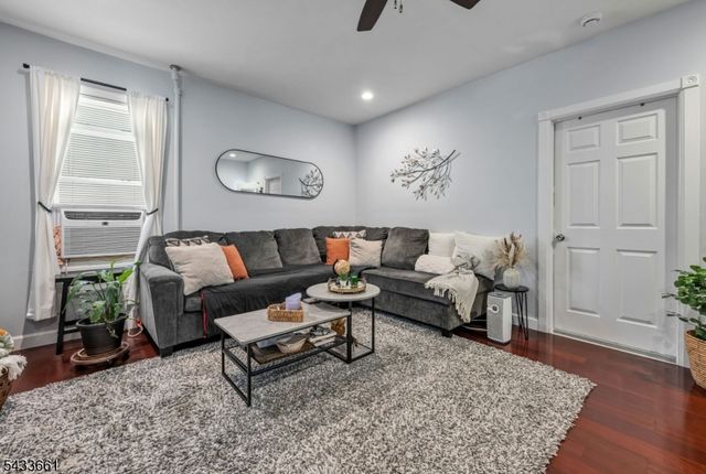 50 Chestnut St, Belleville Twp., NJ 07109