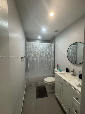 5482 S Lakewood Cir S B, Margate, FL 33063