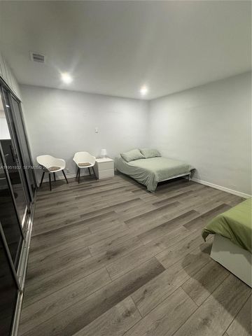 5482 S Lakewood Cir S B, Margate, FL 33063