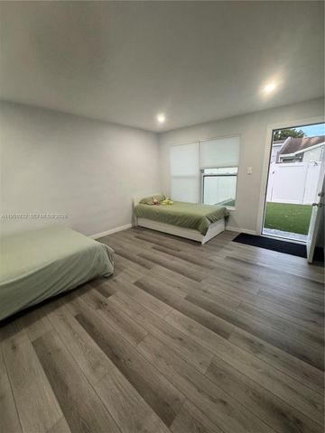 5482 S Lakewood Cir S B, Margate, FL 33063