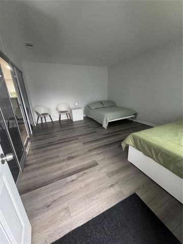 5482 S Lakewood Cir S B, Margate, FL 33063