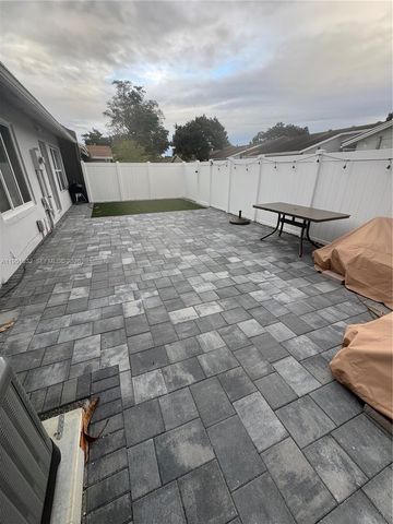 5482 S Lakewood Cir S B, Margate, FL 33063