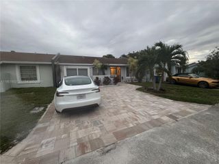 5482 S Lakewood Cir S B, Margate, FL 33063