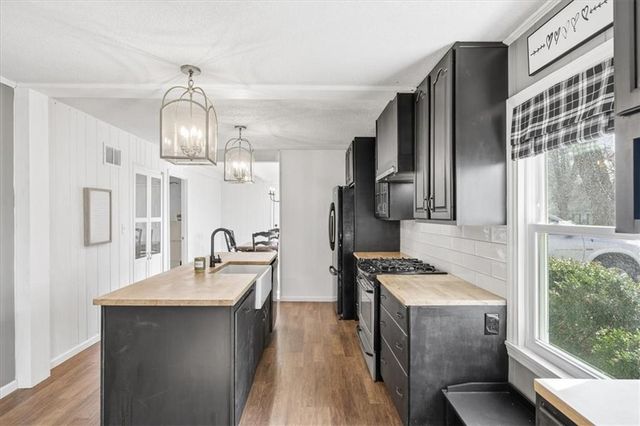 7714 W 66TH Terrace, Mission, KS 66202