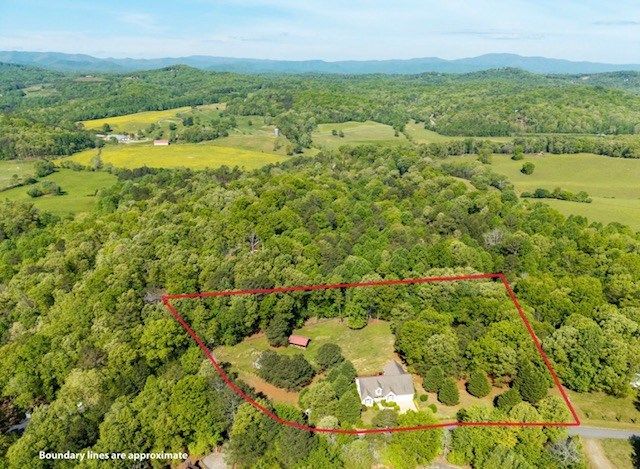 178 Windy Valley Lane, Blue Ridge, GA 30513