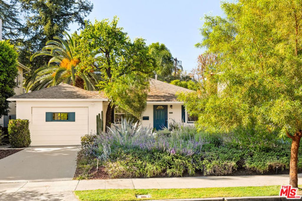 22051 Celes Street, Woodland Hills (los Angeles), CA 91364