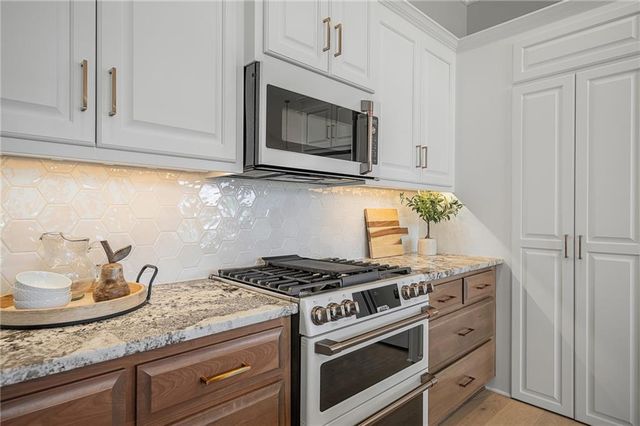 17359 S Kaw Street, Olathe, KS 66062