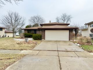 947 Maple Lane, Bartlett, IL 60103
