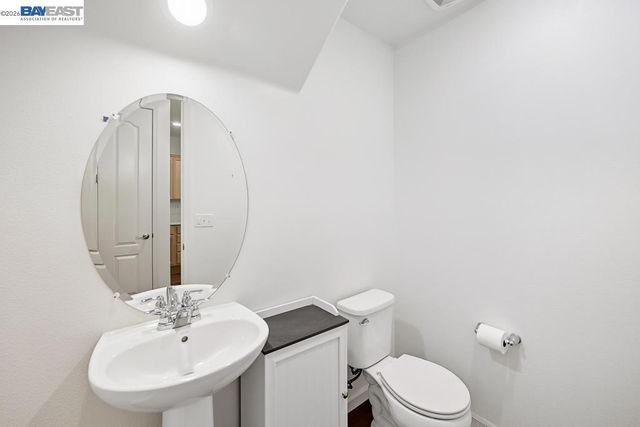 1505 Sylvia St, Hayward, CA 94545