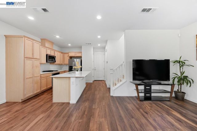 1505 Sylvia St, Hayward, CA 94545