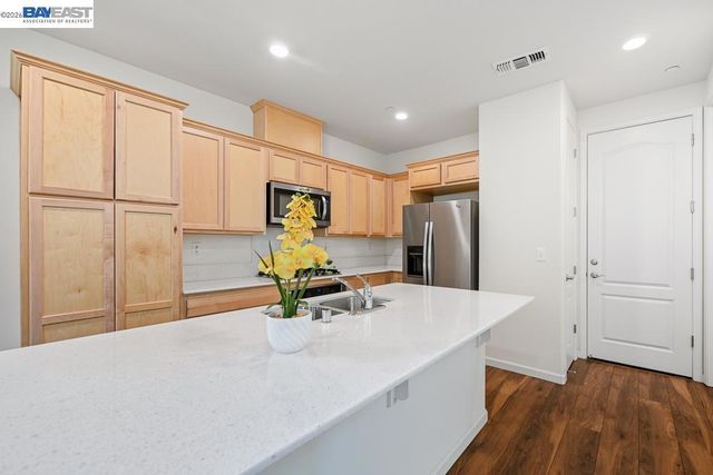 1505 Sylvia St, Hayward, CA 94545