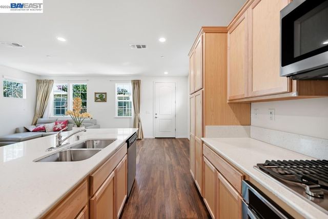 1505 Sylvia St, Hayward, CA 94545