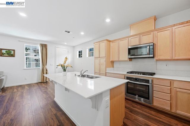 1505 Sylvia St, Hayward, CA 94545