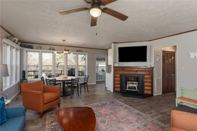 201 Palisade Drive, Eureka Springs, AR 72631