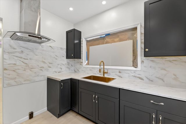 1064 Ogden Avenue, Benton Harbor City, MI 49022