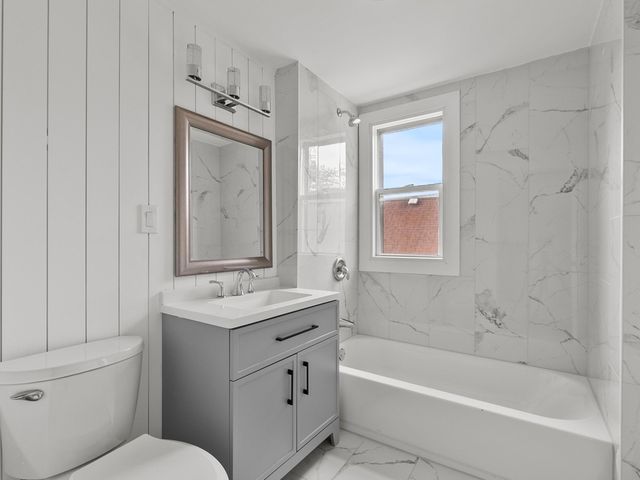 13346 S Carondolet Avenue, Chicago, IL 60633