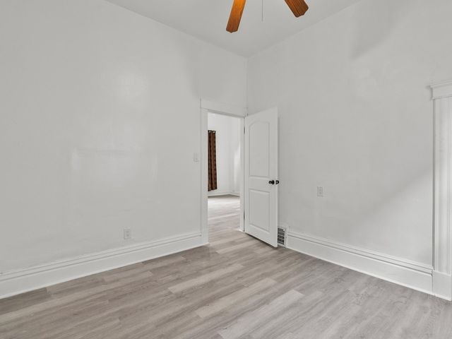 13346 S Carondolet Avenue, Chicago, IL 60633