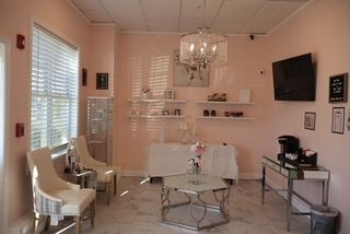 290-8 Littleton Road, Chelmsford, MA 01824