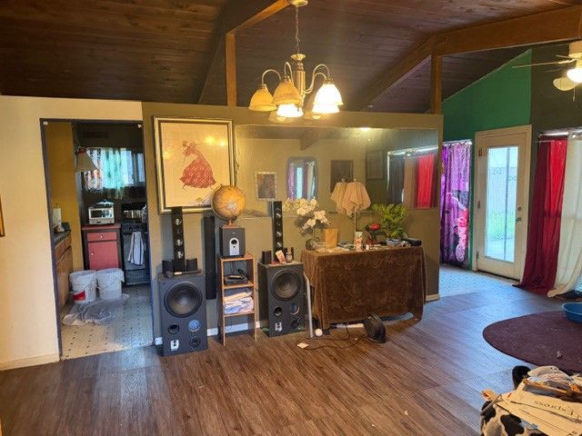 11960 Adelphia, Pacoima, CA 91331