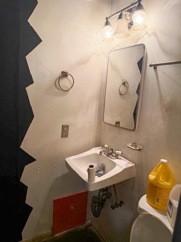 11960 Adelphia, Pacoima, CA 91331