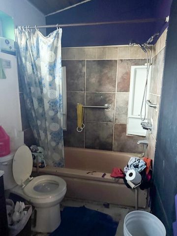 11960 Adelphia, Pacoima, CA 91331