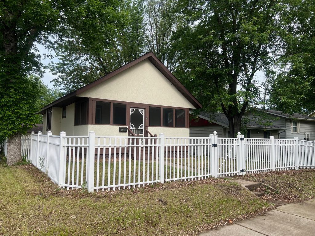 103 31st Avenue N, Saint Cloud, MN 56303