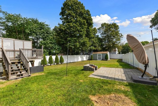 8 Herbert St, Wakefield, MA 01880
