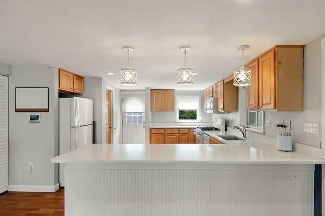 8 Herbert St, Wakefield, MA 01880