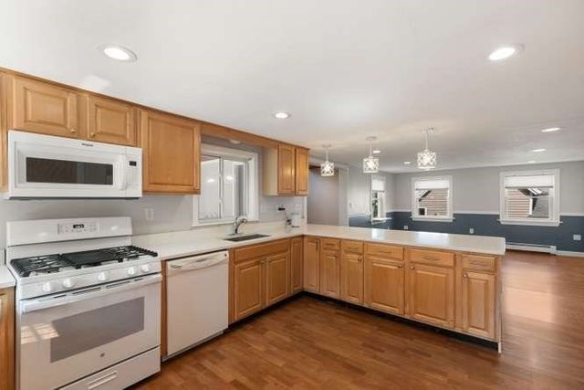 8 Herbert St, Wakefield, MA 01880