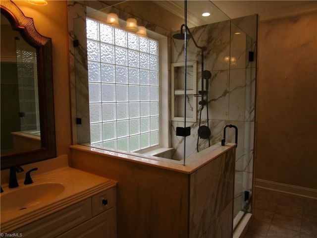 2320 Addison Boulevard, High Point, NC 27262