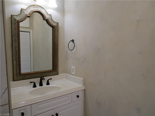 2320 Addison Boulevard, High Point, NC 27262