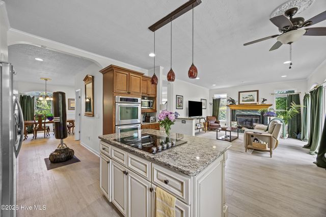 113 Dolphin Circle, Hampstead, NC 28443