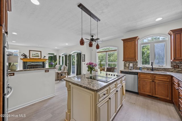 113 Dolphin Circle, Hampstead, NC 28443