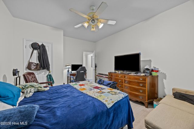 113 Dolphin Circle, Hampstead, NC 28443