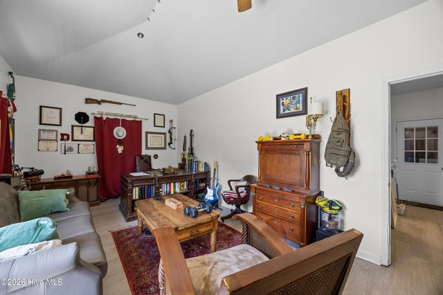 113 Dolphin Circle, Hampstead, NC 28443