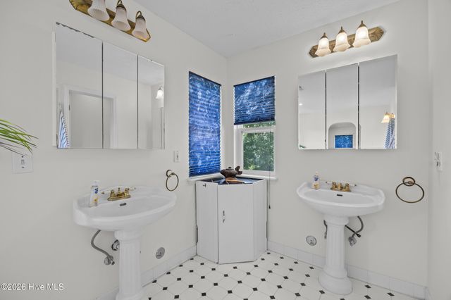 113 Dolphin Circle, Hampstead, NC 28443