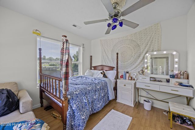 113 Dolphin Circle, Hampstead, NC 28443