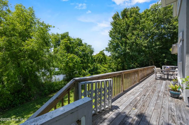 113 Dolphin Circle, Hampstead, NC 28443