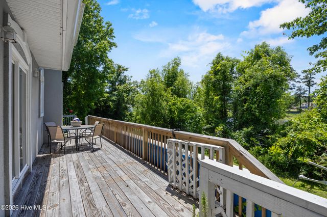 113 Dolphin Circle, Hampstead, NC 28443