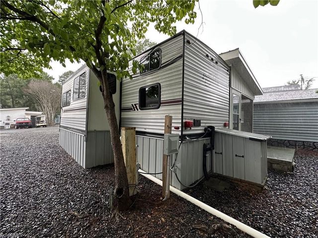 107 Pine Street, New London, NC 28127