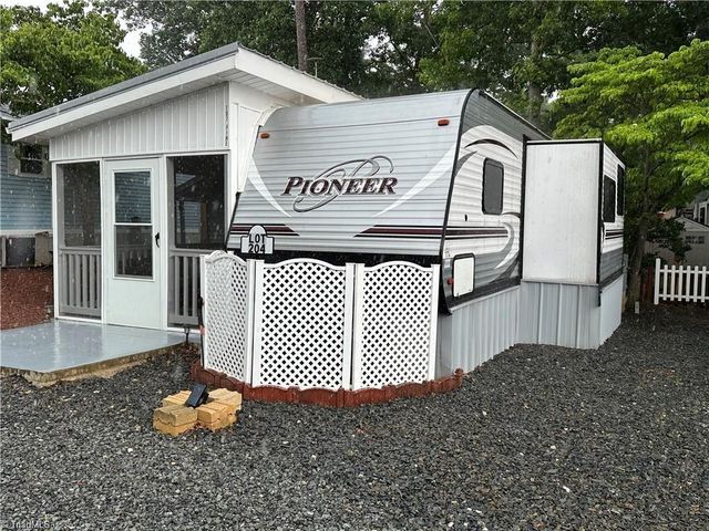 107 Pine Street, New London, NC 28127