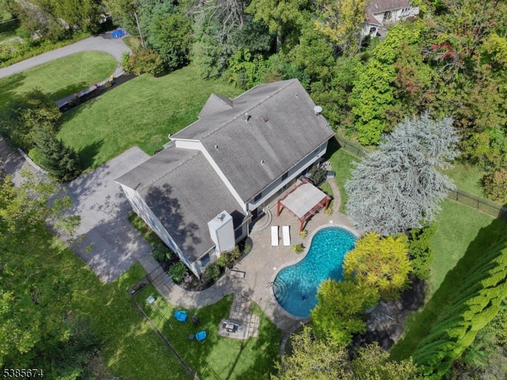 332 Lake Wallkill Rd, Vernon Twp., NJ 07461