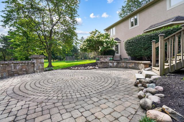 8970 Locherbie Court, Dublin, OH 43017