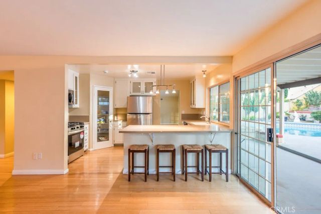 23132 Posada, Valencia, CA 91354