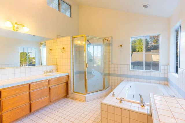 23132 Posada, Valencia, CA 91354